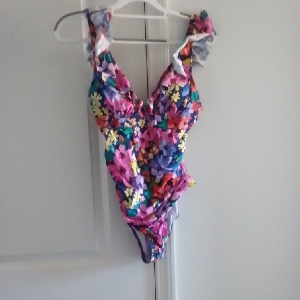 NWT Cupshe Floral One-Piece Swimsuit